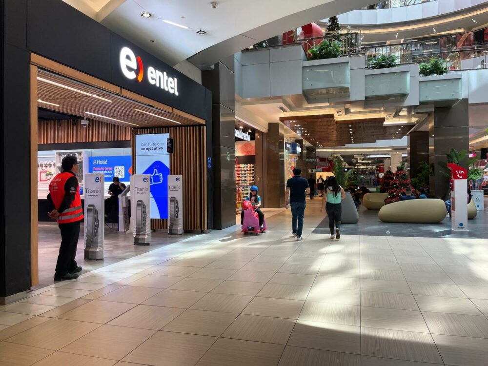 If you miss the airport shops, you can also buy SIM cards from Claro, Movistar or Entel stores across Lima. Malls like Jockey Plaza, Plaza San Miguel, and Plaza Norte have retailer outlets for all the major providers.